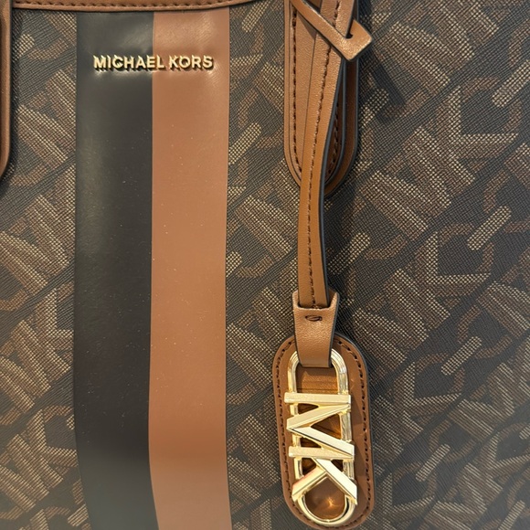 EUC Michael Kors Eliza Empire Logo Large Tote - Picture 3 of 13